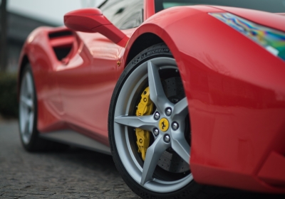 Ferrari pregătește intrarea într-o nouă eră odată cu lansarea primei sale mașini complet electrice